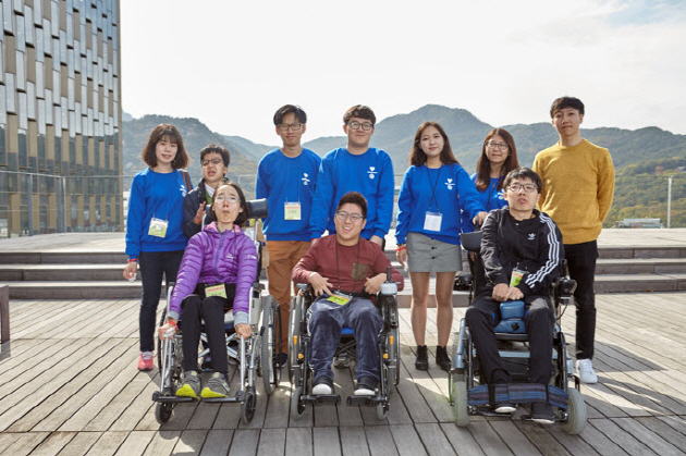 The tour was organized by the TurnToAble, a disabled students’ group