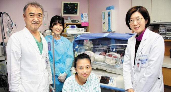 Professor JUN Jong Kwan and his patient