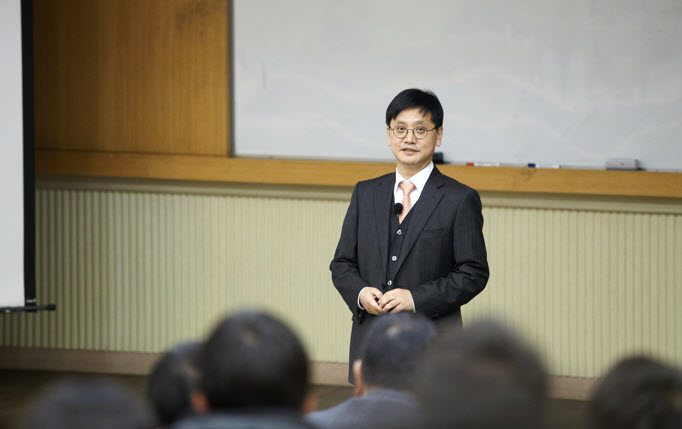 Professor LEE Byungho